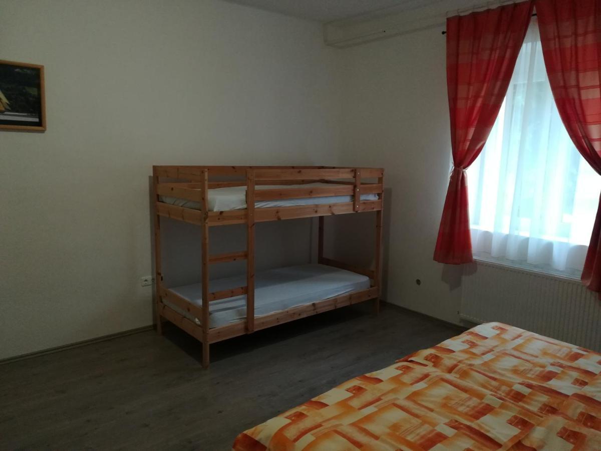 Suemegi Levendula Apartmanok Exterior foto