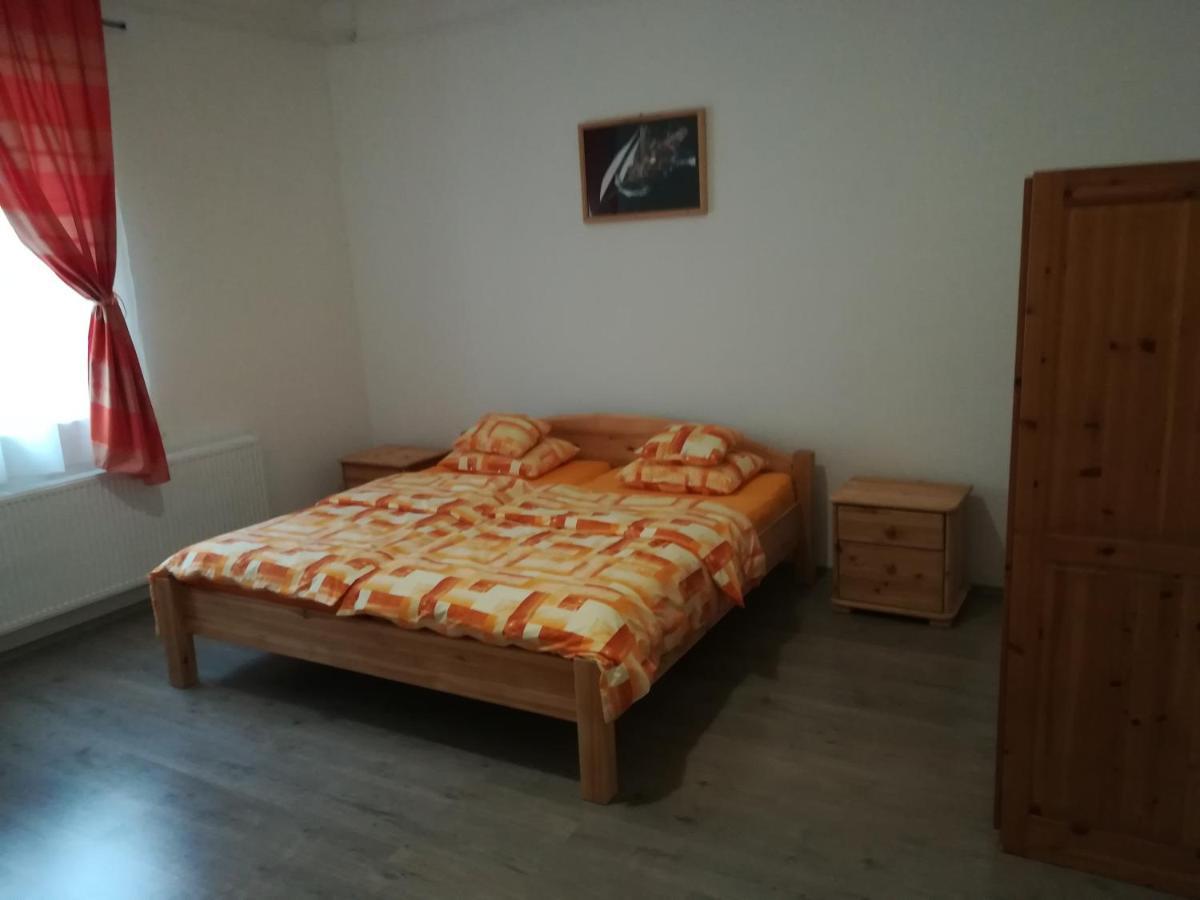 Suemegi Levendula Apartmanok Exterior foto