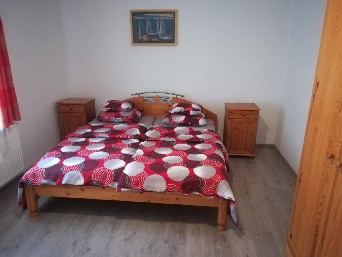 Suemegi Levendula Apartmanok Exterior foto